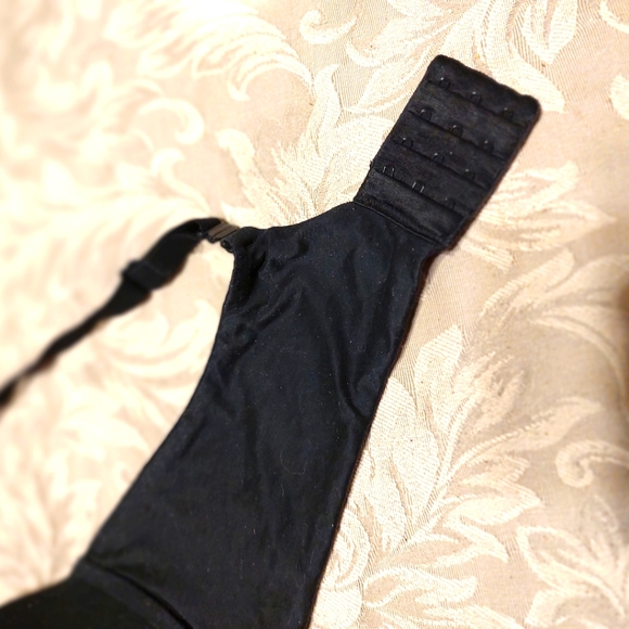 🪽🖤🪽 Fab Vintage VS Black Satin & Cream Lace Padded Push-Up Bra - 38D - Picture 9 of 10